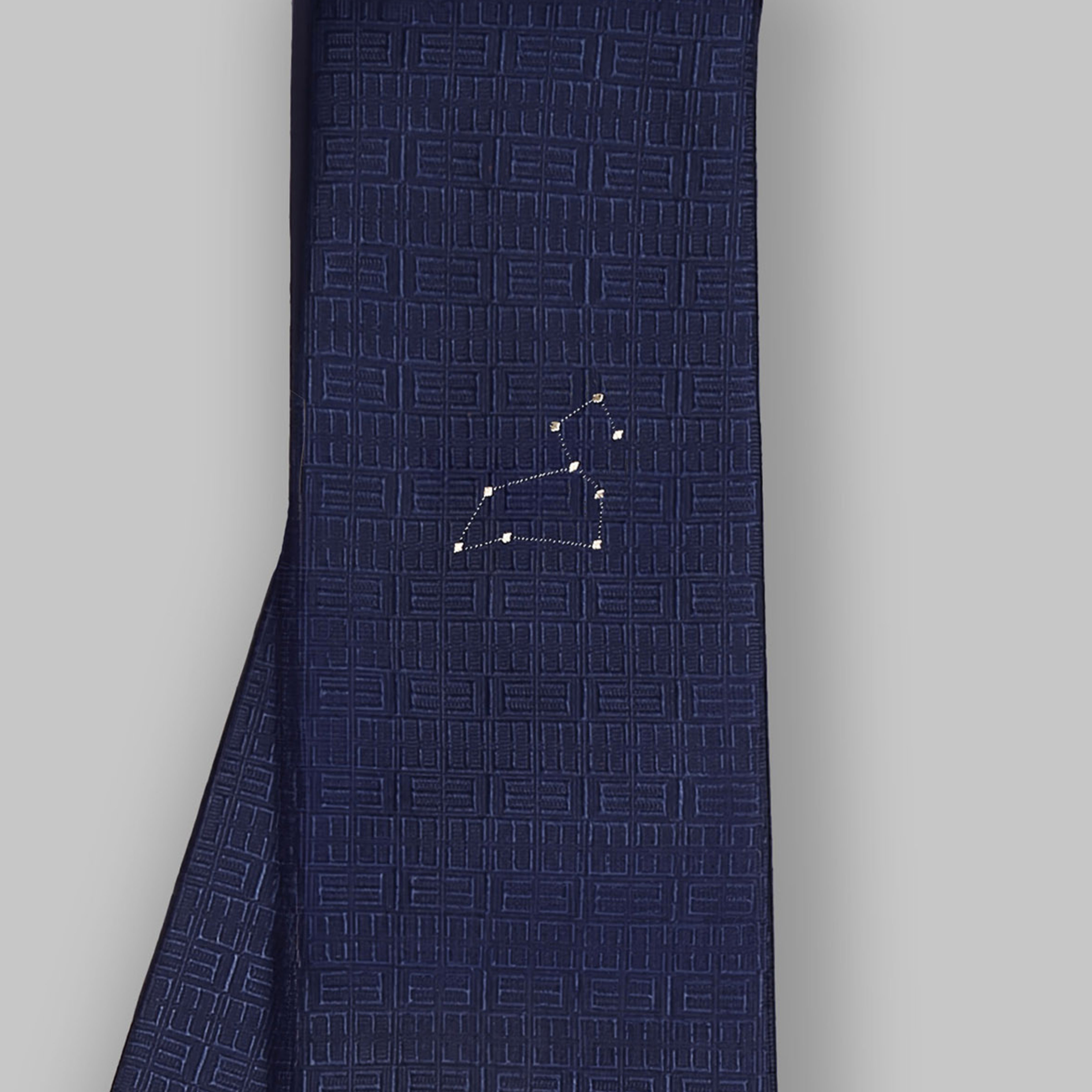 Leo tie